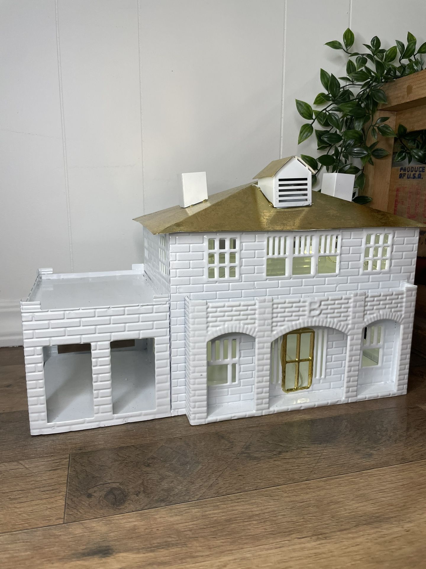Illuminated 17" Belle Manor Main House by Kim Gravel