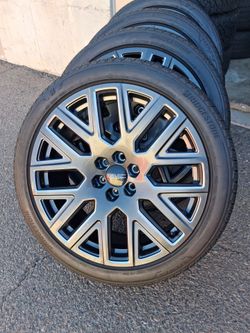2026 NEW OEM ORIGINAL TAKEOFFS GMC YUKON DENALI ULTIMATE 24 INCH HAVE TPMS SENSORS TIRES BRIDGESTONE ALENZA 99 % DOT 4425 $ 3485