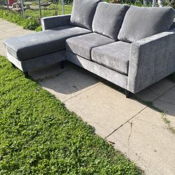 Living spaces sectional La couch