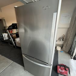 Whirlpool Silver Fridge 