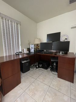 Wooden Corner Computer Desk - Good Condition