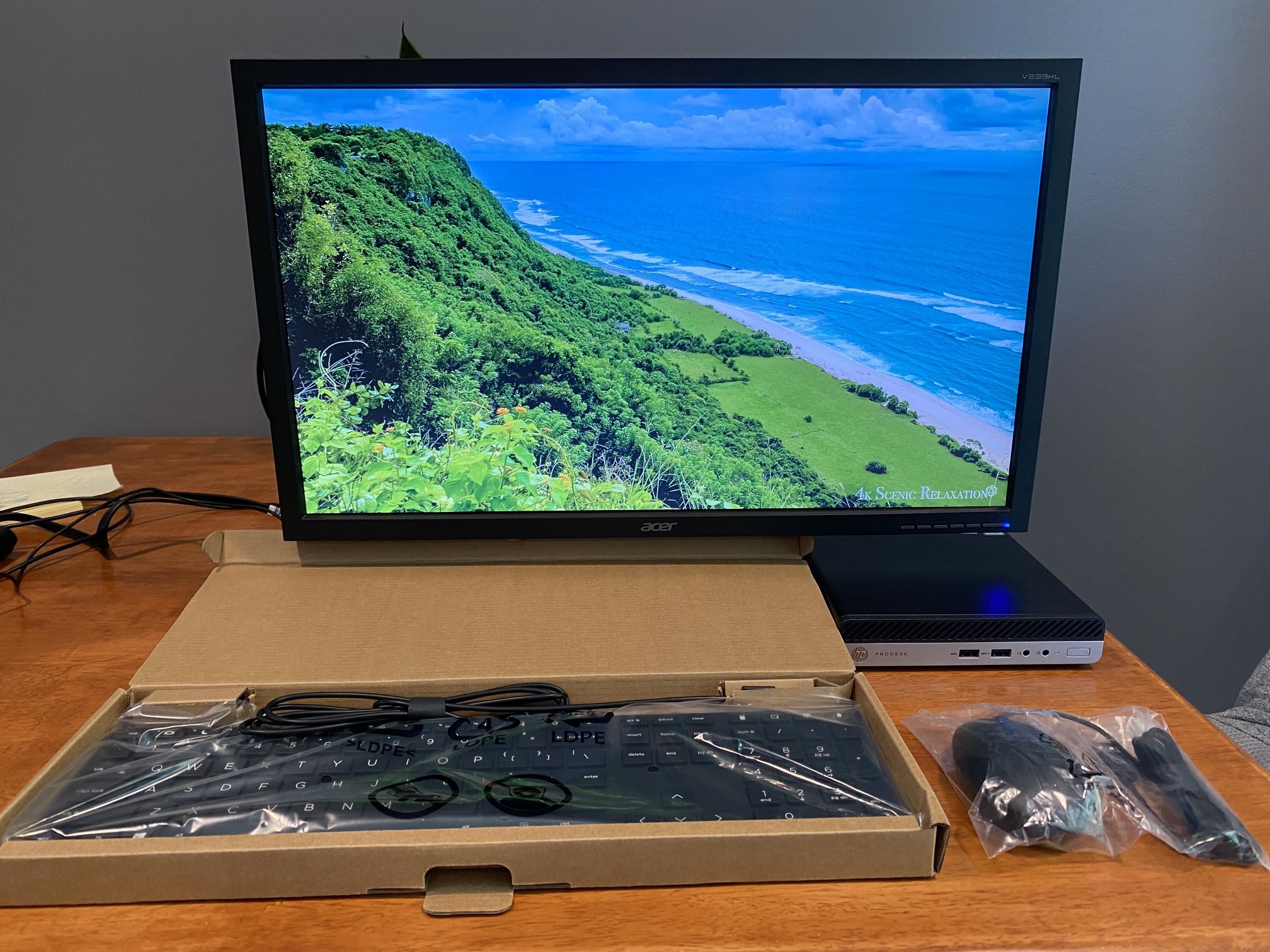 Complete Desktop - Monitor, PC, KB, Mouse, Mouse Speaker Wifi/BT All Cables - 8GB RAM, 256 GB SSD, Ryzen 5 Pro CPU, Upgrades Available