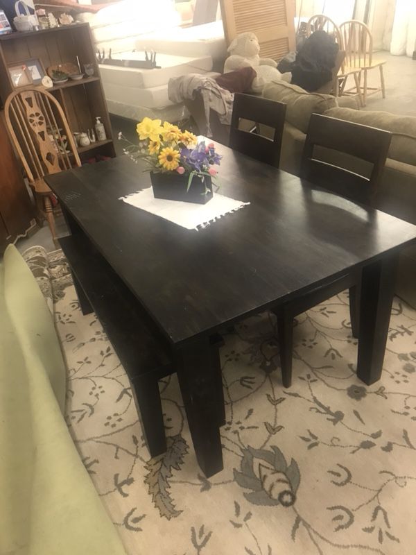Crate and barrel table set