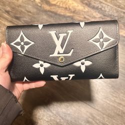 Louis Vuitton, Black Wallet