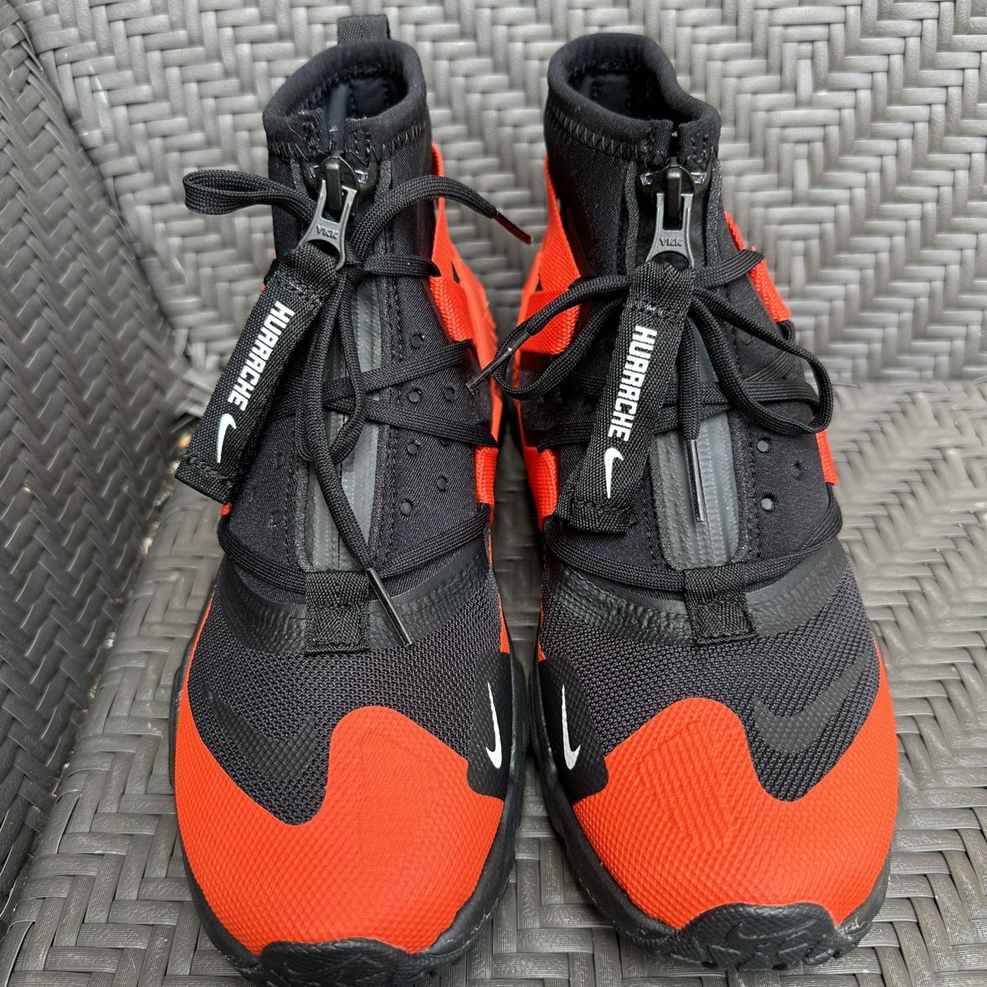 Nike Air Huarache Gripp Black Team Orange Size 5.5 Youth for Sale in Irvine CA OfferUp