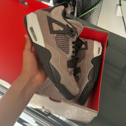Jordan 4 Retro