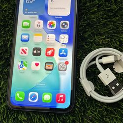 iPhone 11: Like New And Unlocked! 