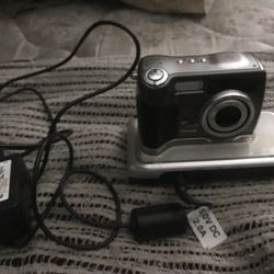 Very Nice Like New Kodak Easyshare Z760 Camera Digital With Bass Everything Goes For $50 See All Pictures