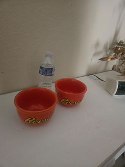 Two vintage reeses cereal/candy bowls