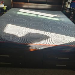 King Size Bed With Bed Frame And Head Board