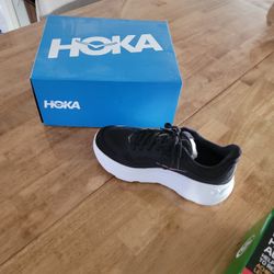 8.5 B Hoka Sneakers