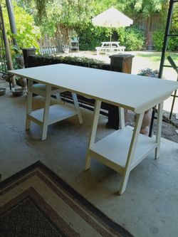 Desk. Great for Crafts or Art