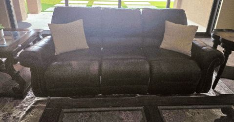 Leather couch with 2 recliners