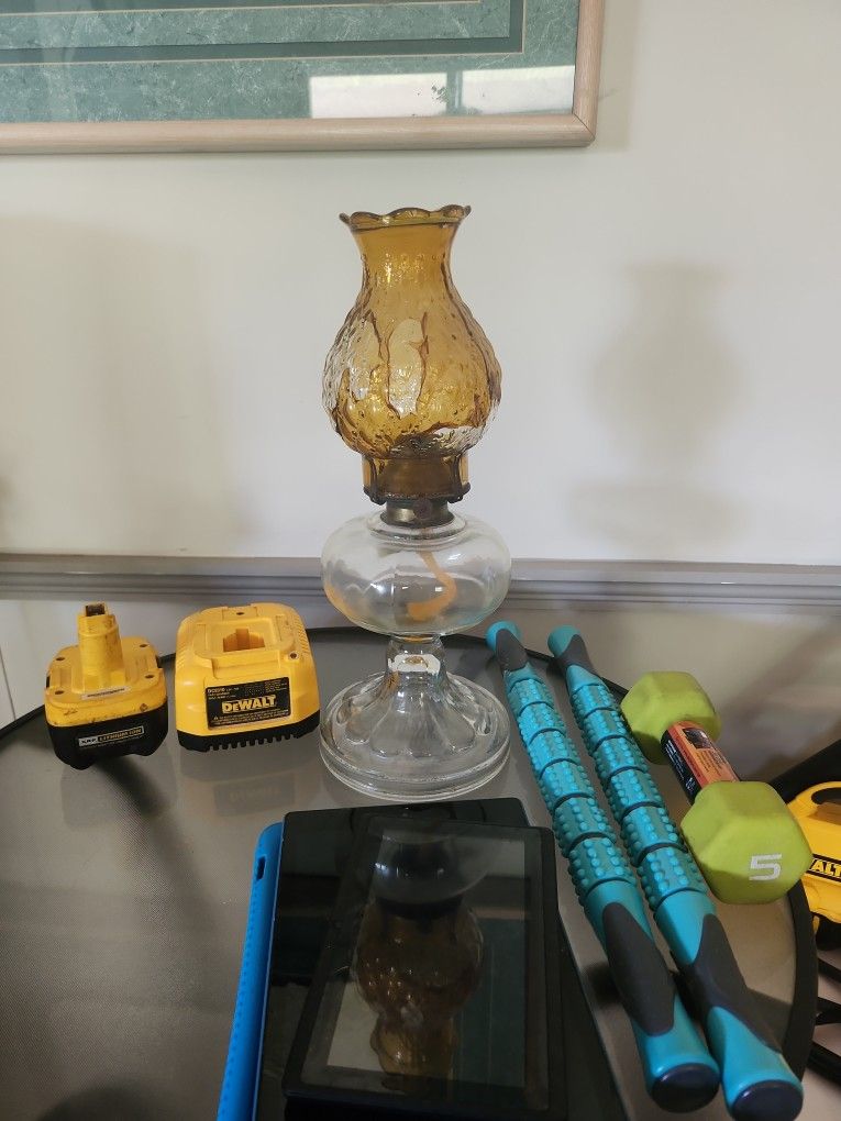 Queen Anne No2 oil parlor lamp.