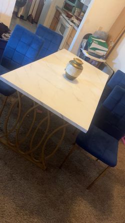 Dining table and 4 chair