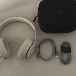 Beats Studio Pro