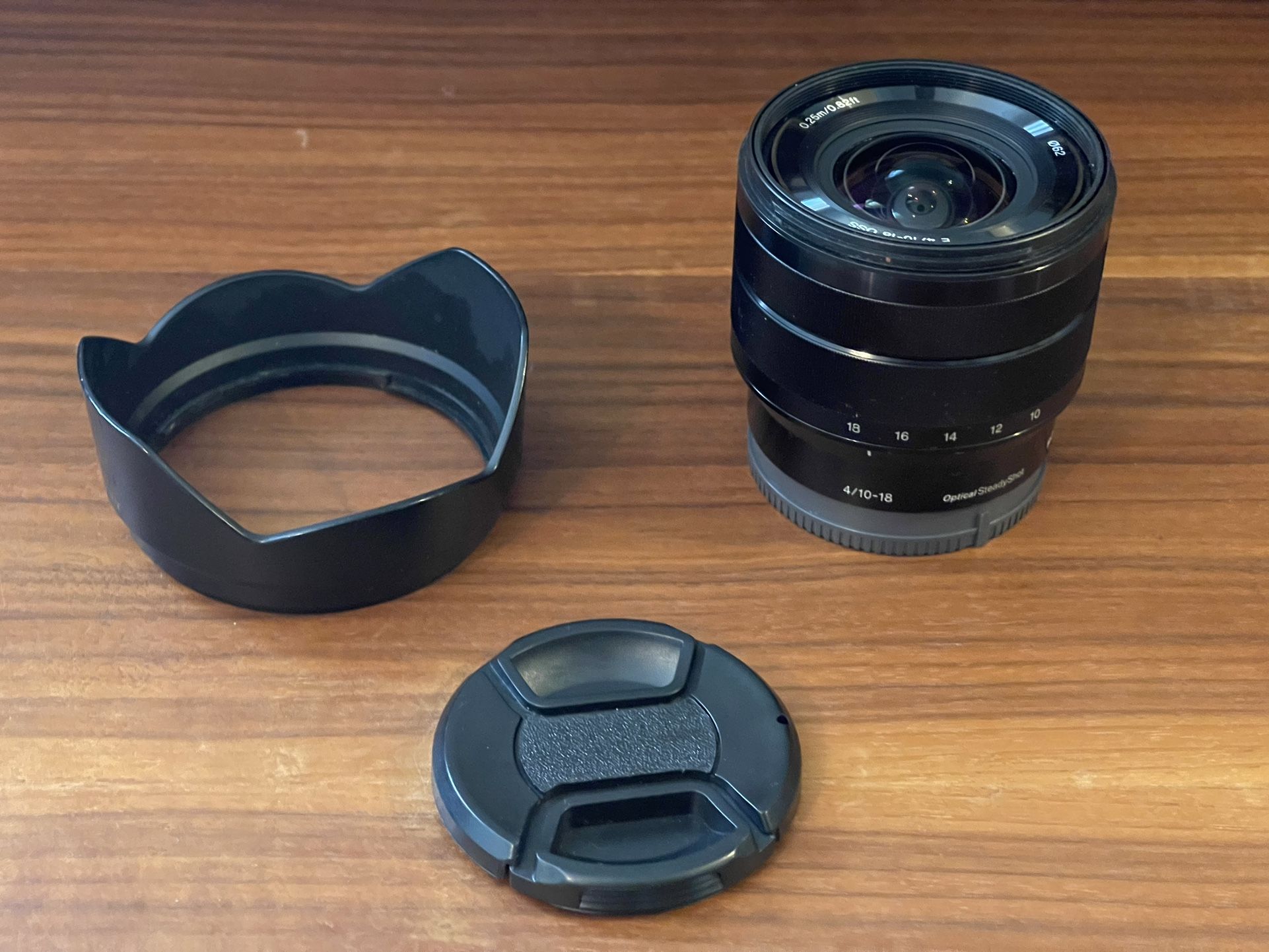 Sony a6400 with 3 lenses ~ 850 shutter, Mint condition