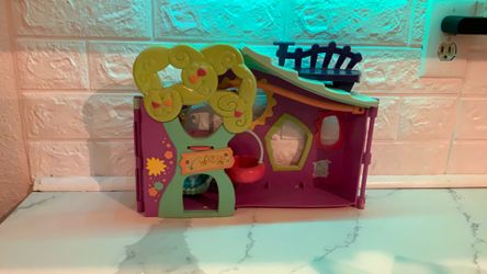 Little pet shop house
