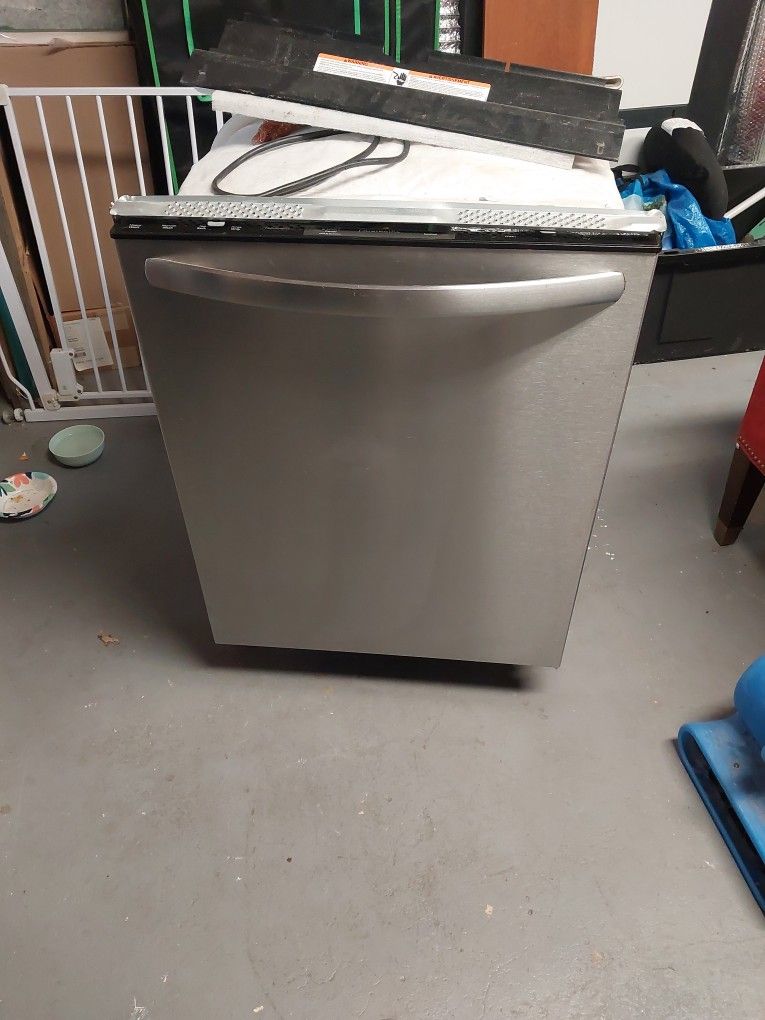 Frigidaire Dishwasher 