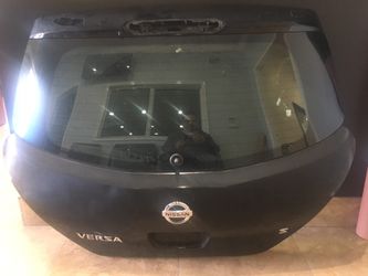 2007 Nissan Versa hatchback