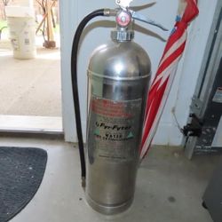 Vintage Extinguisher Fyr Fyter