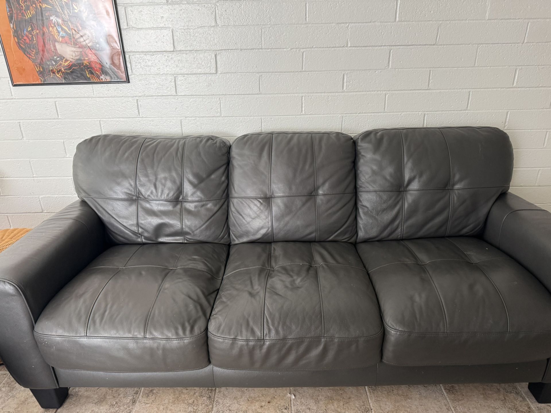 Couch Black 