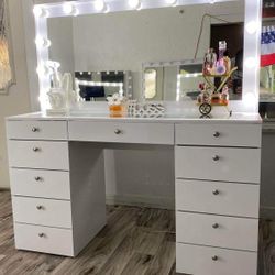 Makeup Glass Top Vanity Desk With Hollywood Mirror - Se Habla Español - Ready For Pick Up 🚚