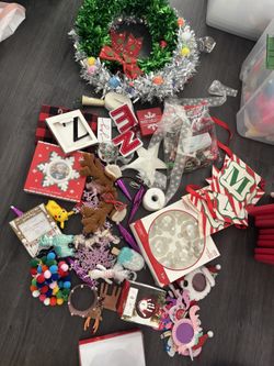 GARAGE SALE - CHRISTMAS DECORATIONS - random