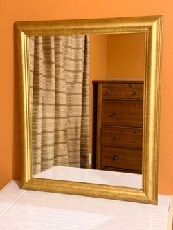 Like New Vintage Mirror Gold Frame 23 1/2” Long X 19 1/2” Wide