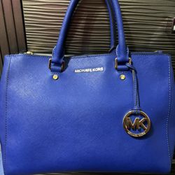 Micheal Kors Purse Blue 