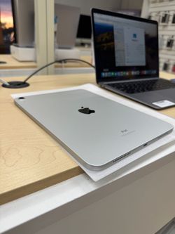 iPad 10th Gen 64 GB