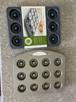 New Mini Donut 🍩 2 Pans• Wilton•FoxRun• Mini Doughnuts •New