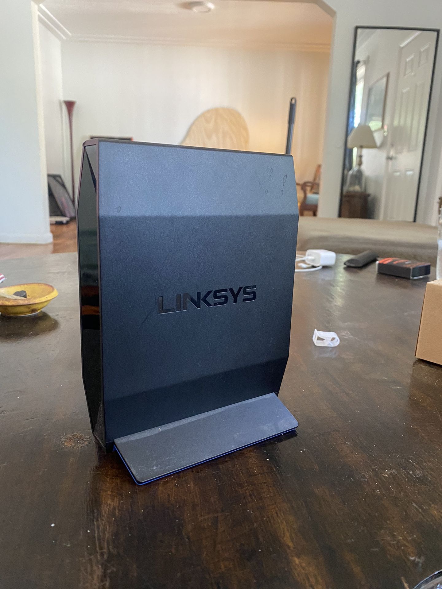 E5600 - Dual-Band AC1200 WiFi 5 Router