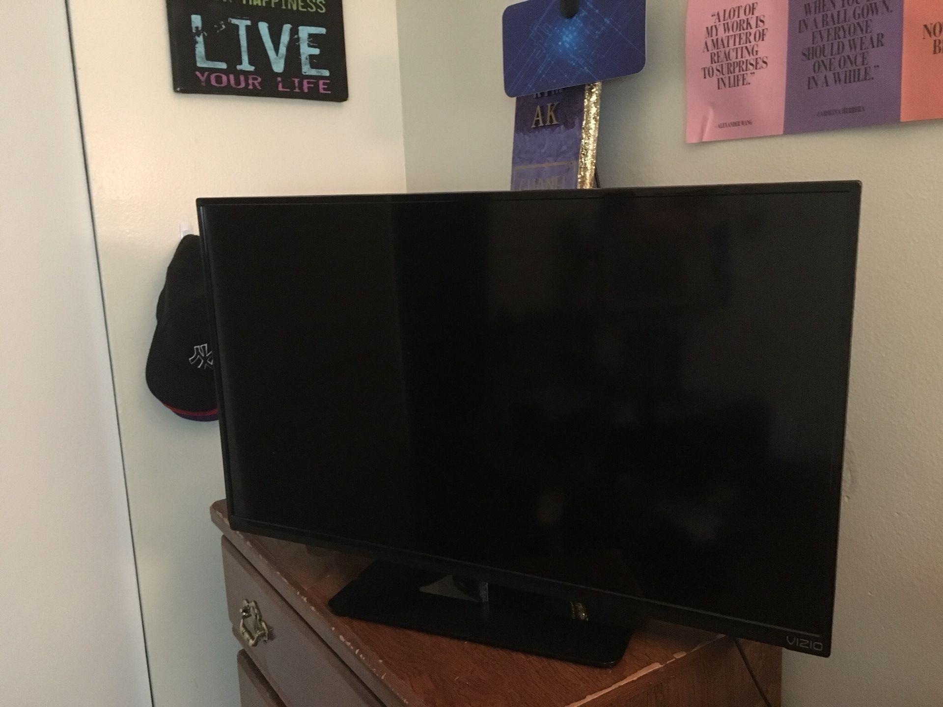Vizio 30inch Smart TV for cheap sale