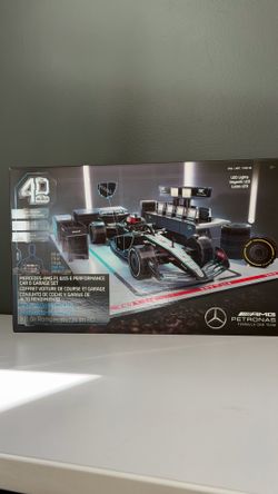 4D Build Mercedes-AMG F1 W15 E Performance Car & Garage Set