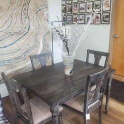 Beautiful Gray 5 Pc Farmhouse Dining Set (New)