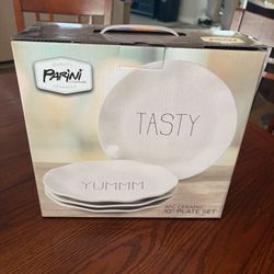 4 Piece Ceramic Plate Set