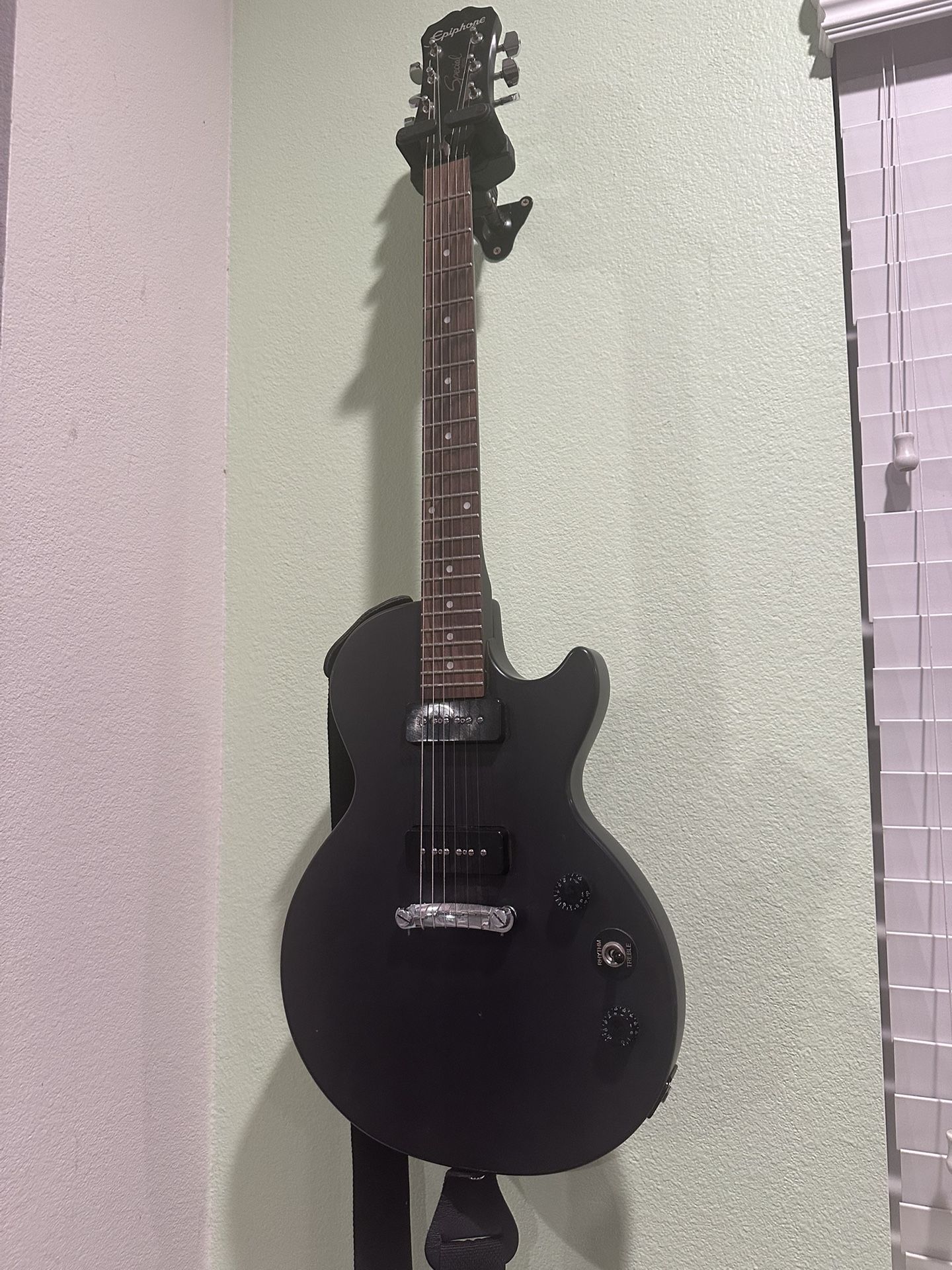 Epiphone Electric guitar