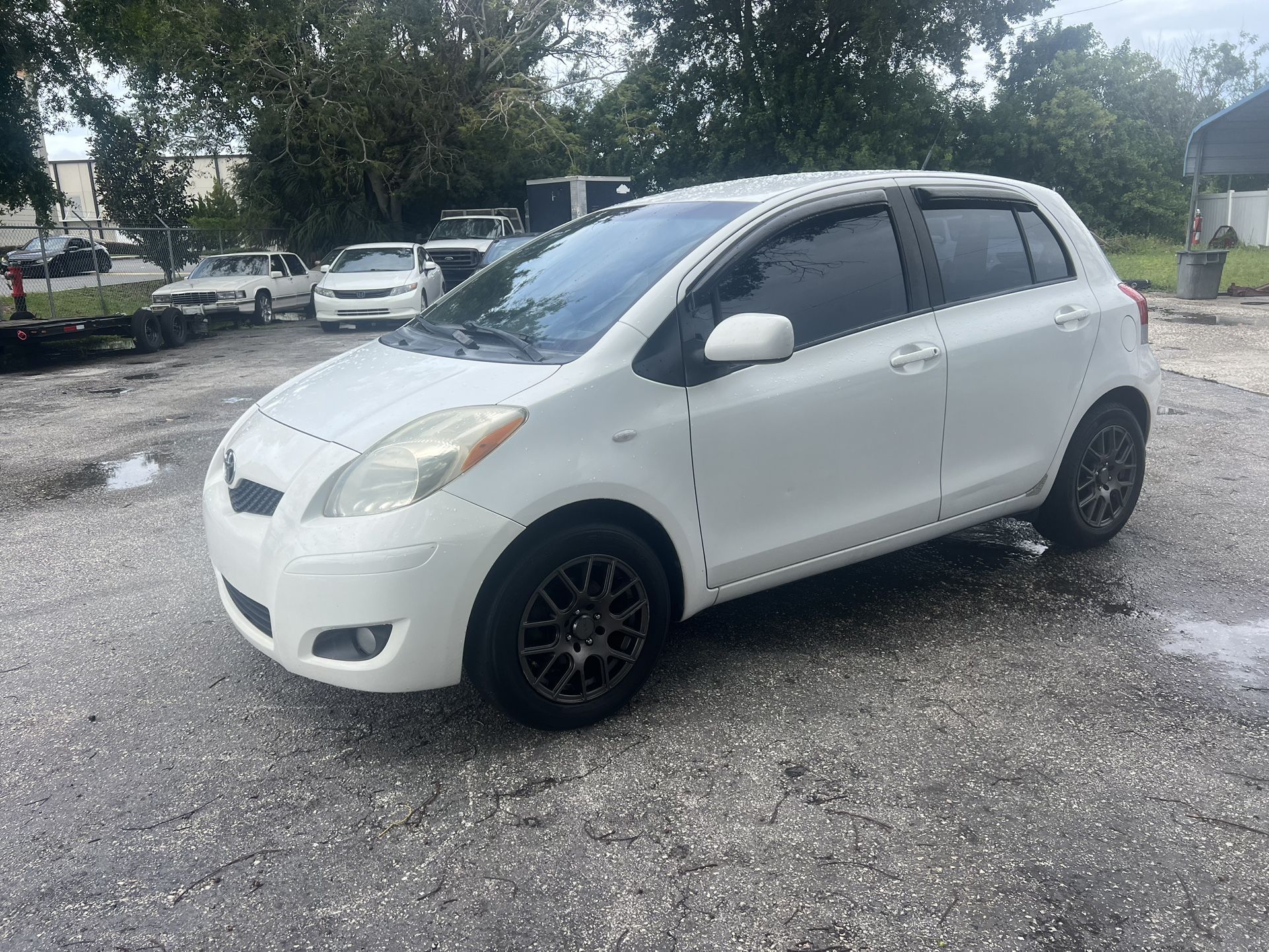 2011 TOYOTA YARYS. $2,500 DE INICIAL $200 CADA 14 DÍAS NO COBRO INTERESES. PRECIO DEL AUTO $4,495
