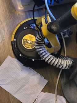 Goekners drywall sander with led light