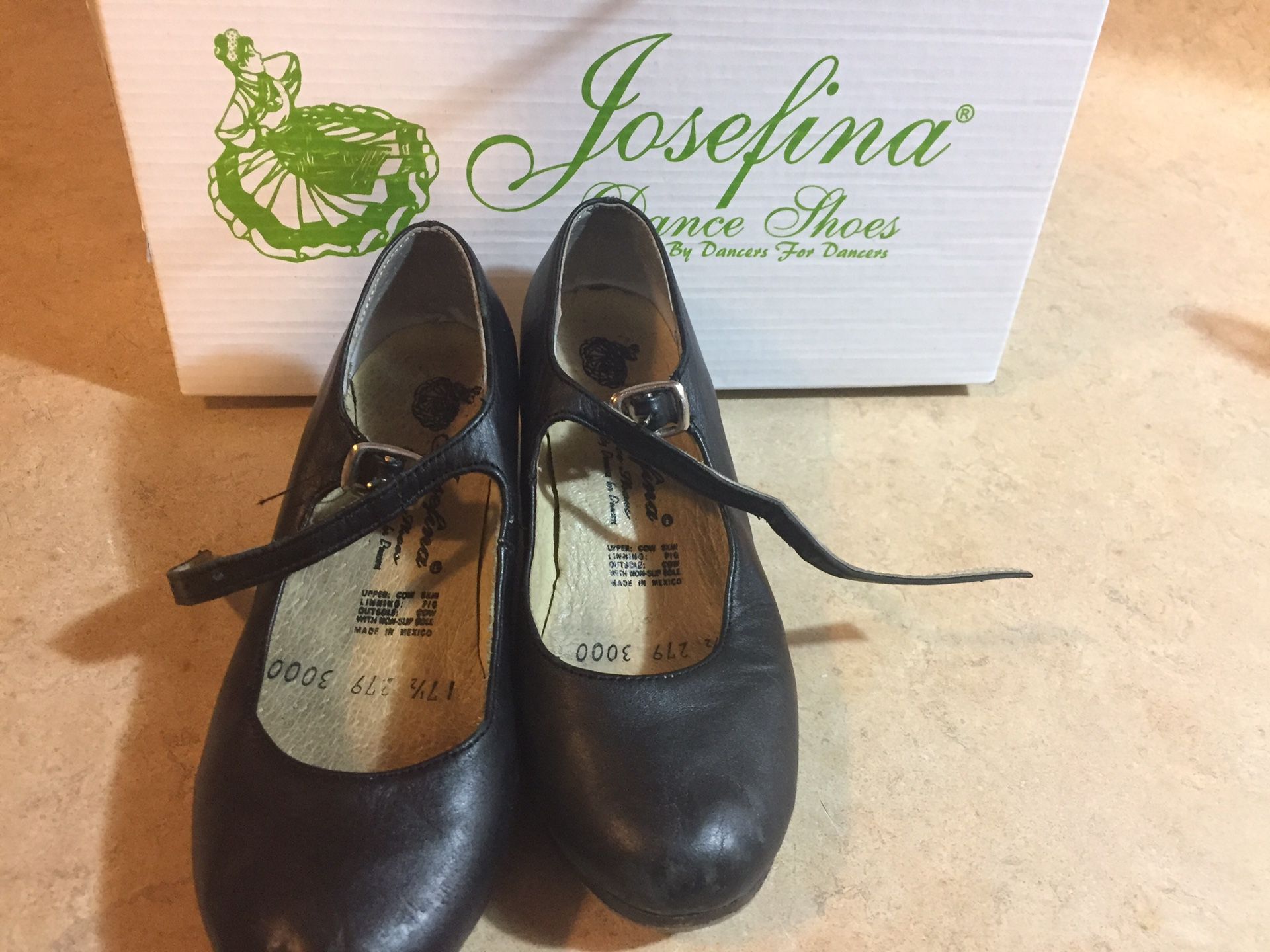 Ballet folklorico shoes. Josefina dance shoes