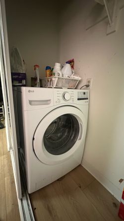 LG 4.5 cu ft Ultra Large Front Load Washer