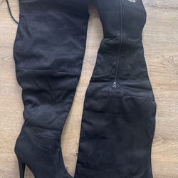 Journee Collection Woman’s Size 10