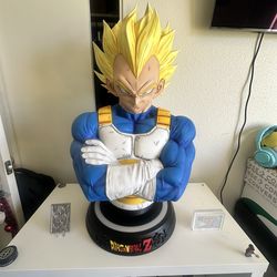 KD  DBZ collectibles Vegeta bust