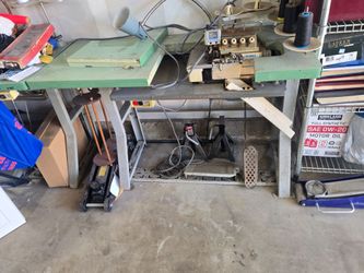(serger) sewing machine