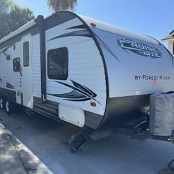 2015 forest River Salem Cruise light 27 foot travel trailer