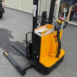 Pallet Stacker