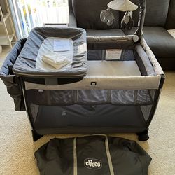 Chicco Portable Playard Bassinet Crib