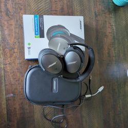 Bose Noise Cancelling Headphones 