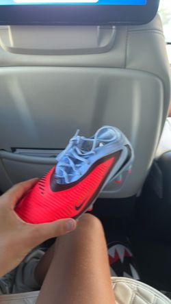 Soccer cleats, Nike